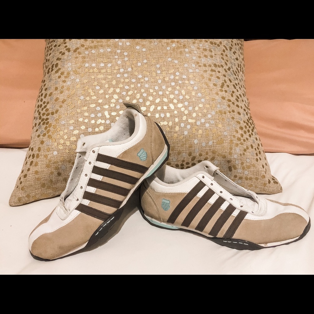 KSWISS tennis shoes